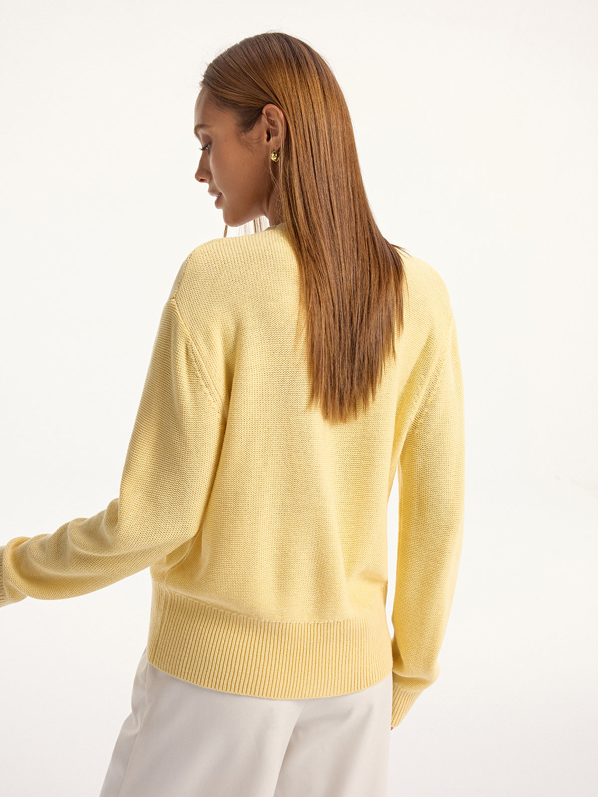 Strickjacke mit V-Ausschnitt und Knöpfen