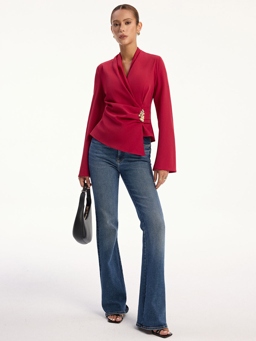 Asymmetrische Bluse mit V-Ausschnitt und Metalldetail