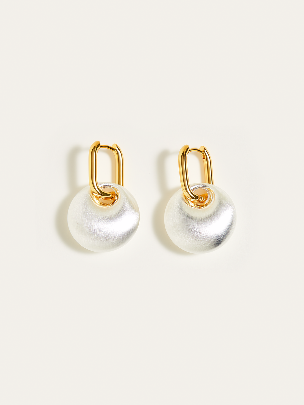Boucles d'oreilles pendantes en perles mates