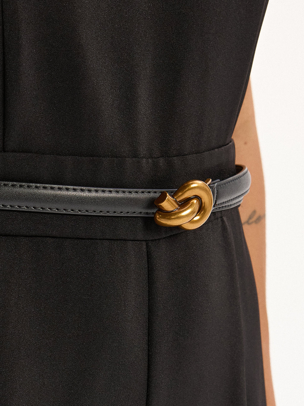 Ceinture en cuir avec boucle torsadée