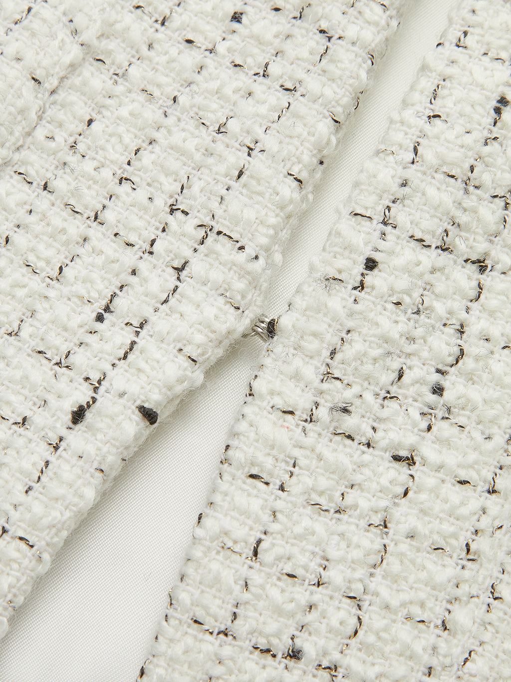 Tweed-Jacke mit Metall-Detail und Knotenknopf