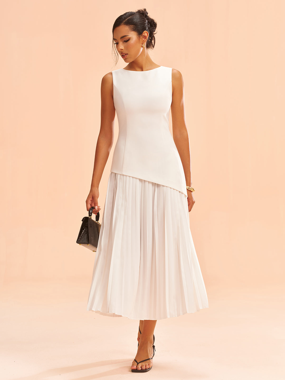 Robe midi plissée asymétrique sans manches