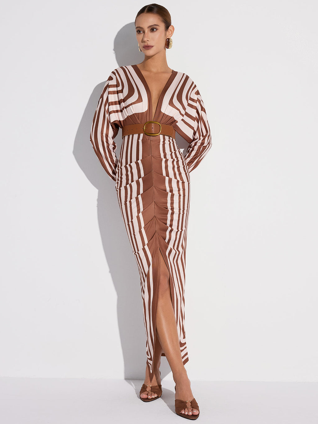 Robe midi sans ceinture à rayures, décolleté plongeant et fente