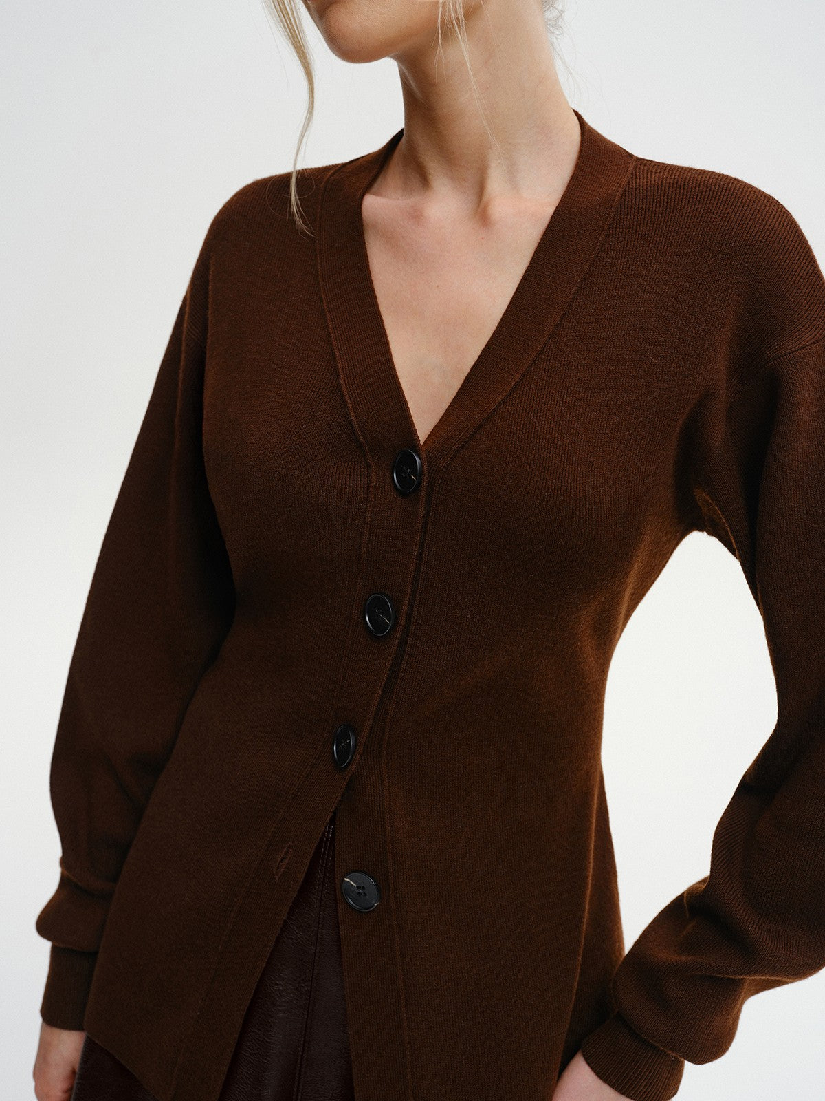 Strickjacke aus Wollmischung mit V-Ausschnitt und Knopfleiste 