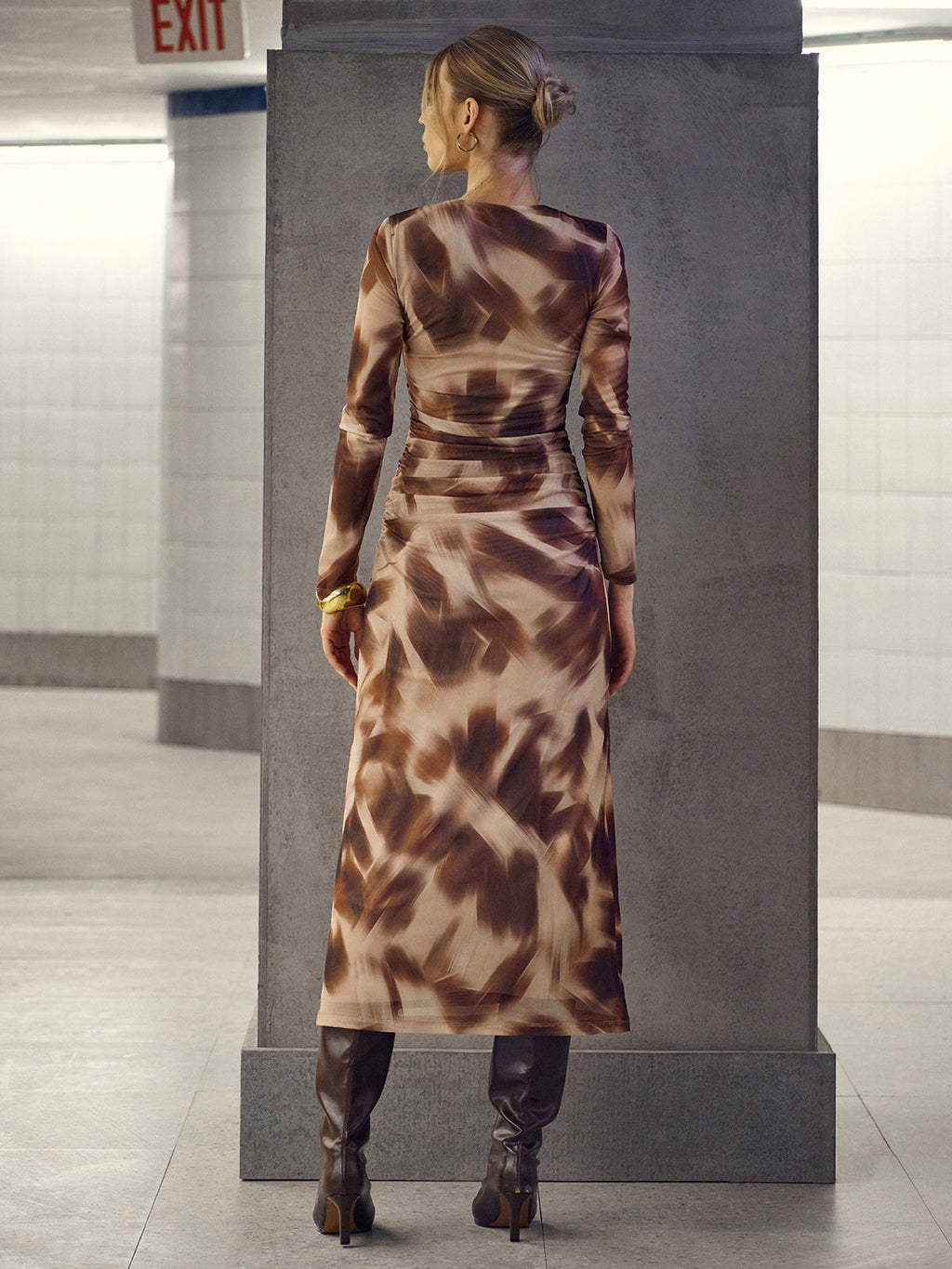 Midikleid aus verdrehtem Mesh mit Abstraktem Print