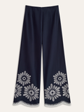 Hose aus Baumwollmischgewebe mit Blumenstickerei und Lochmuster