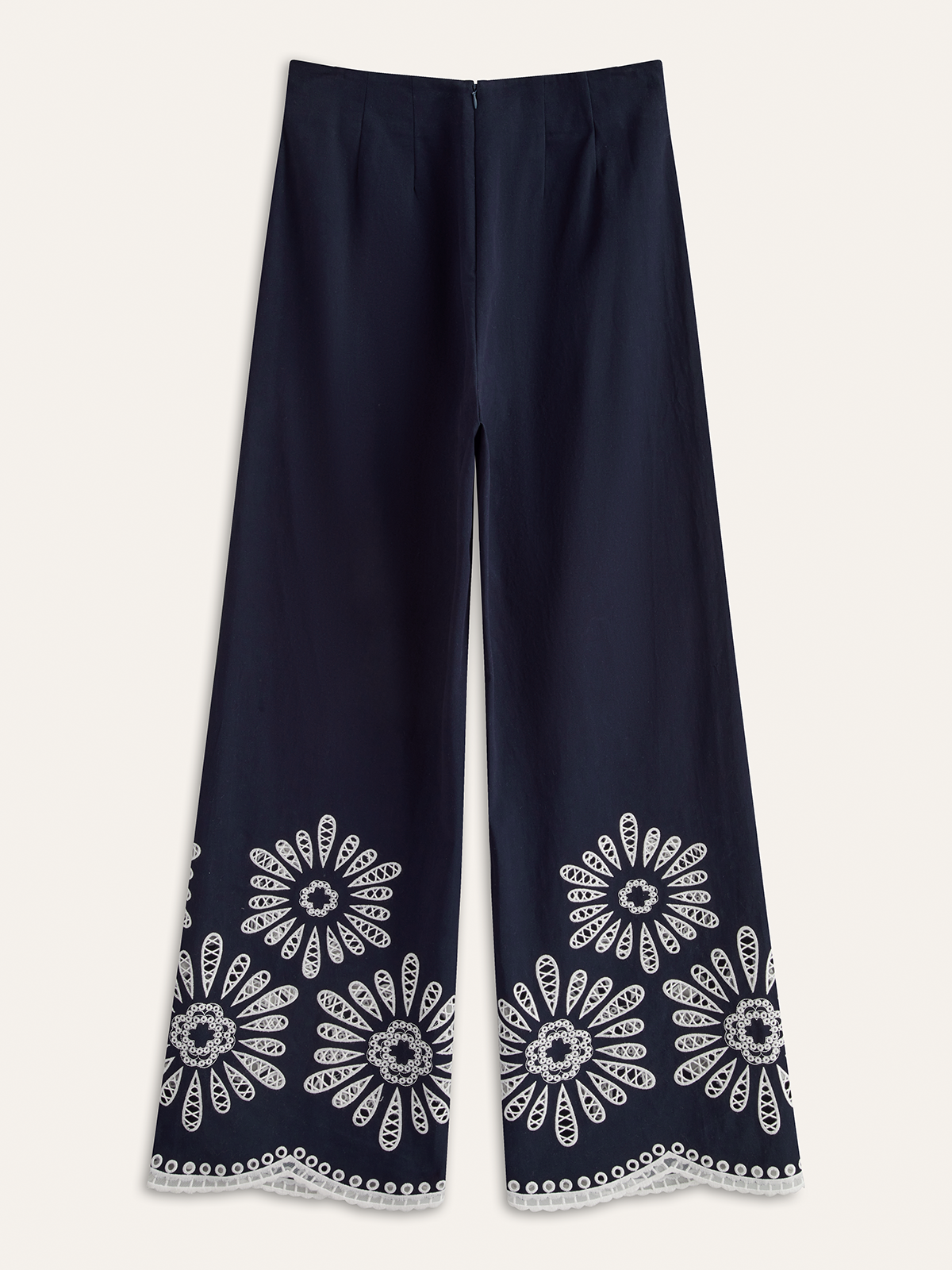 Hose aus Baumwollmischgewebe mit Blumenstickerei und Lochmuster