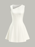 Robe évasée à encolure asymétrique
