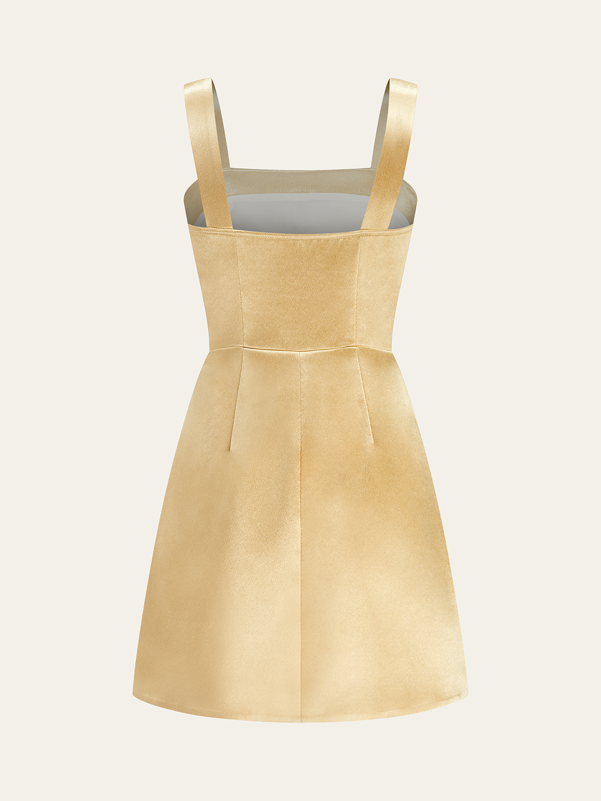 Robe courte à bretelles ornées de métal 