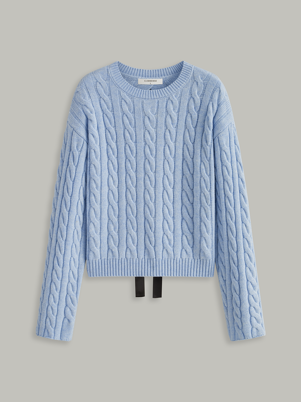Zopfstrickpullover mit Bindedetail