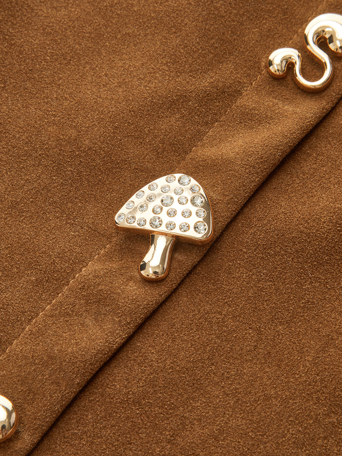 Minirock mit unregelmäßigen Metalldetails und Wildlederoptik 