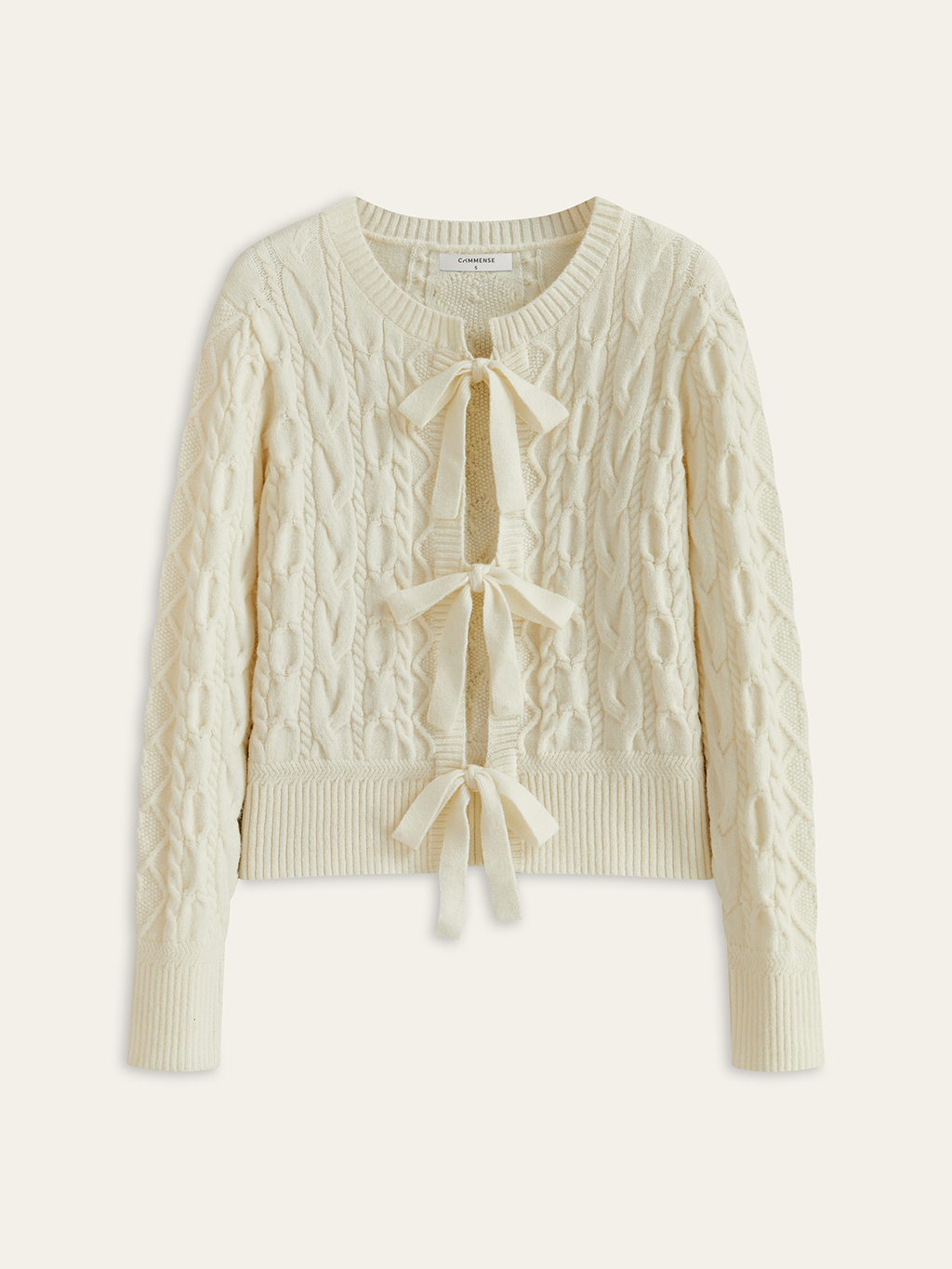 Strickjacke mit Zopfmuster und Schleife