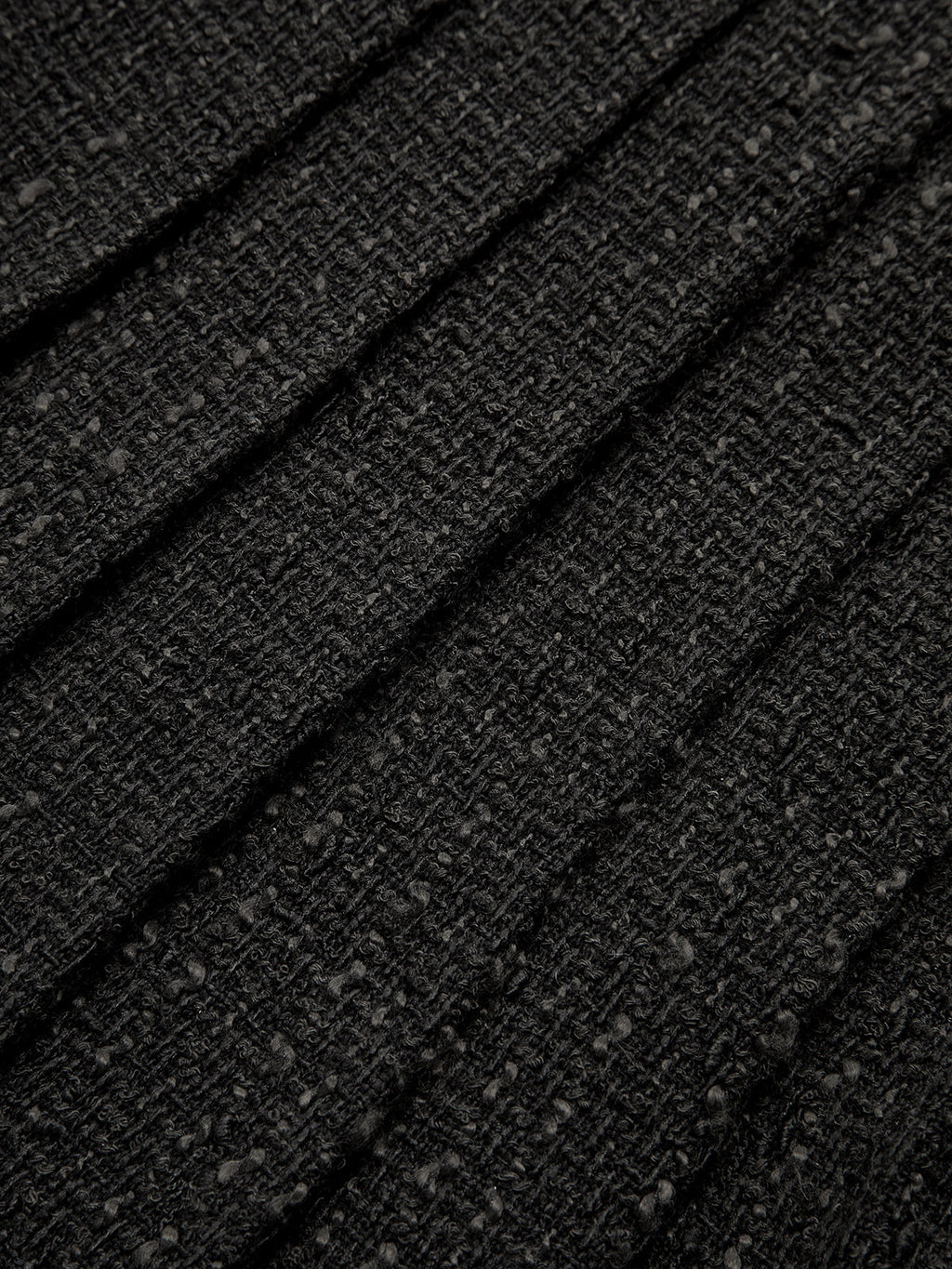 Ärmelloses Falten-Minikleid aus Tweed mit Gürtel