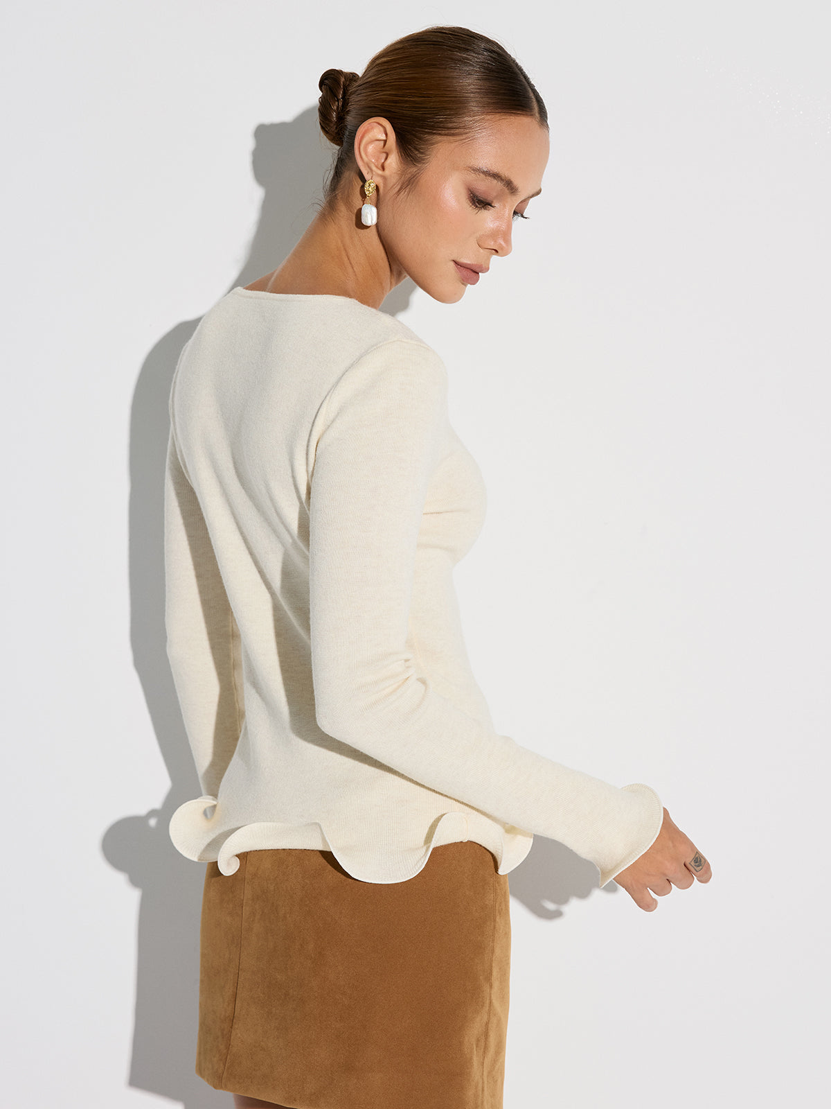 3D Floral Ruffled Hem Knit Top