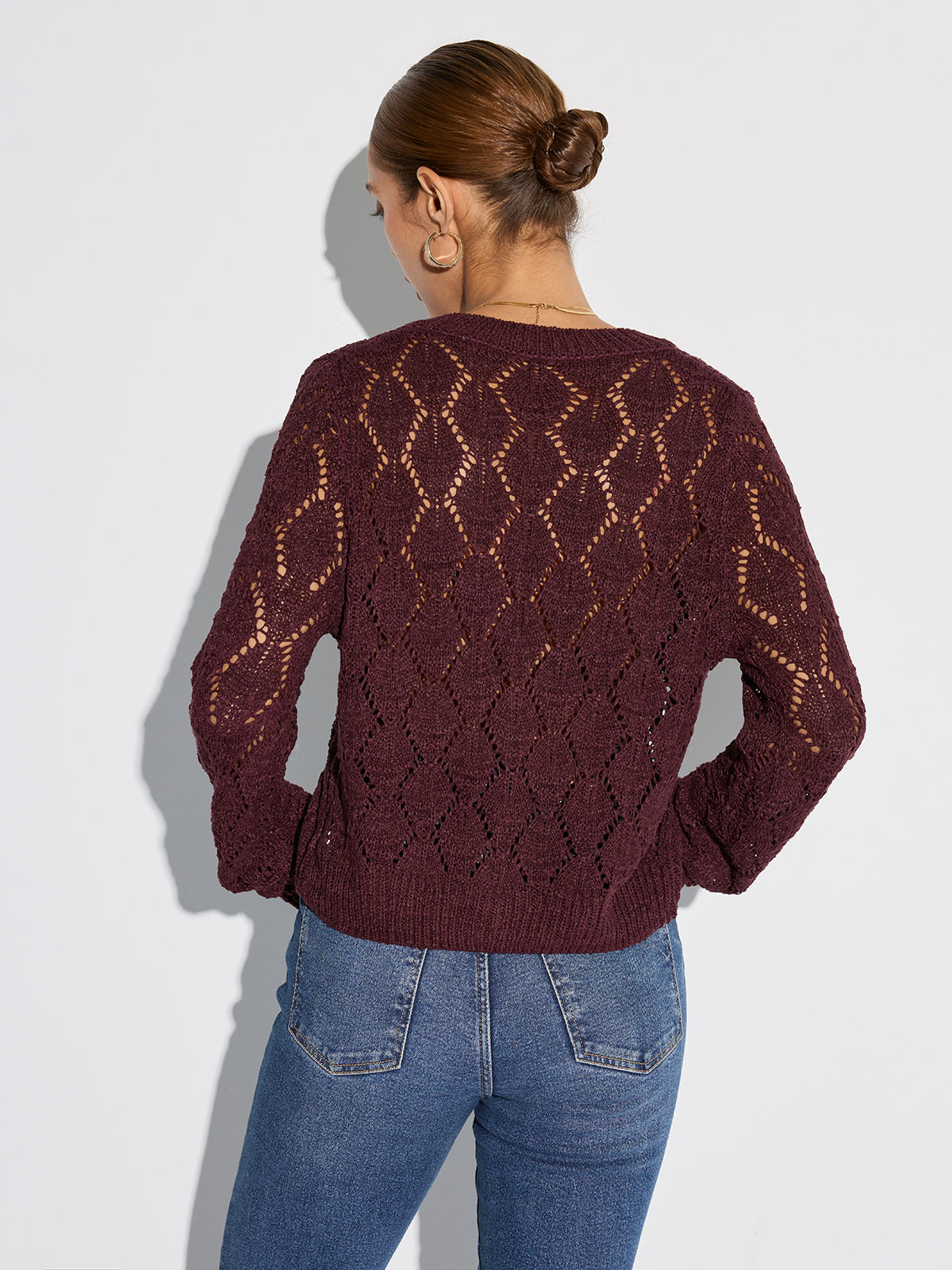 Halbtransparente Lochstrick-Strickjacke