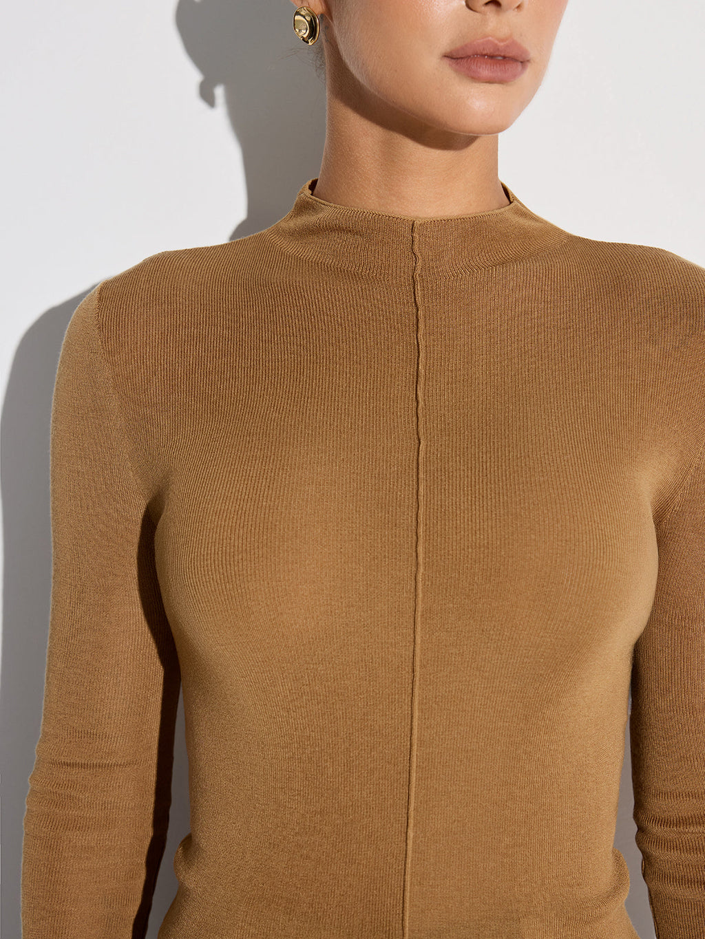 Longsleeve-Stricktop aus Wollmischung mit Stehkragen und figurbetontem Schnitt