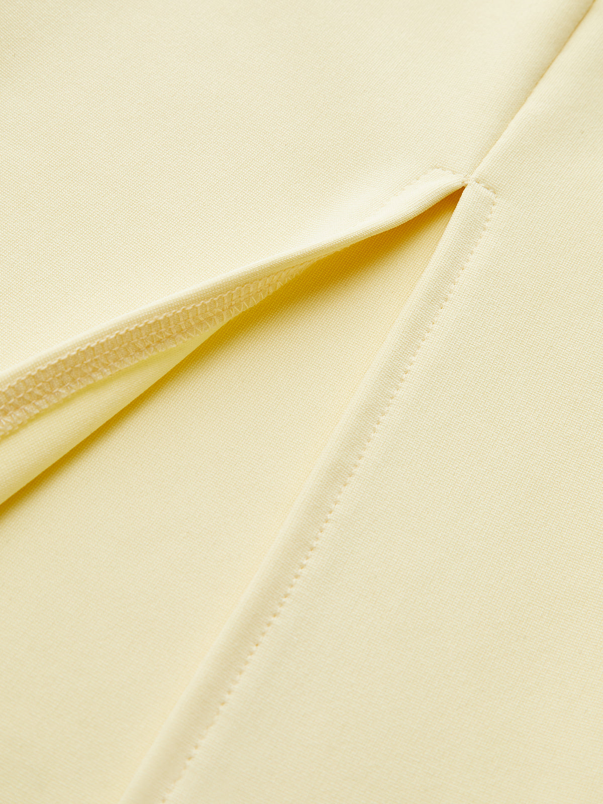 Robe midi à bretelles et bordures contrastées 