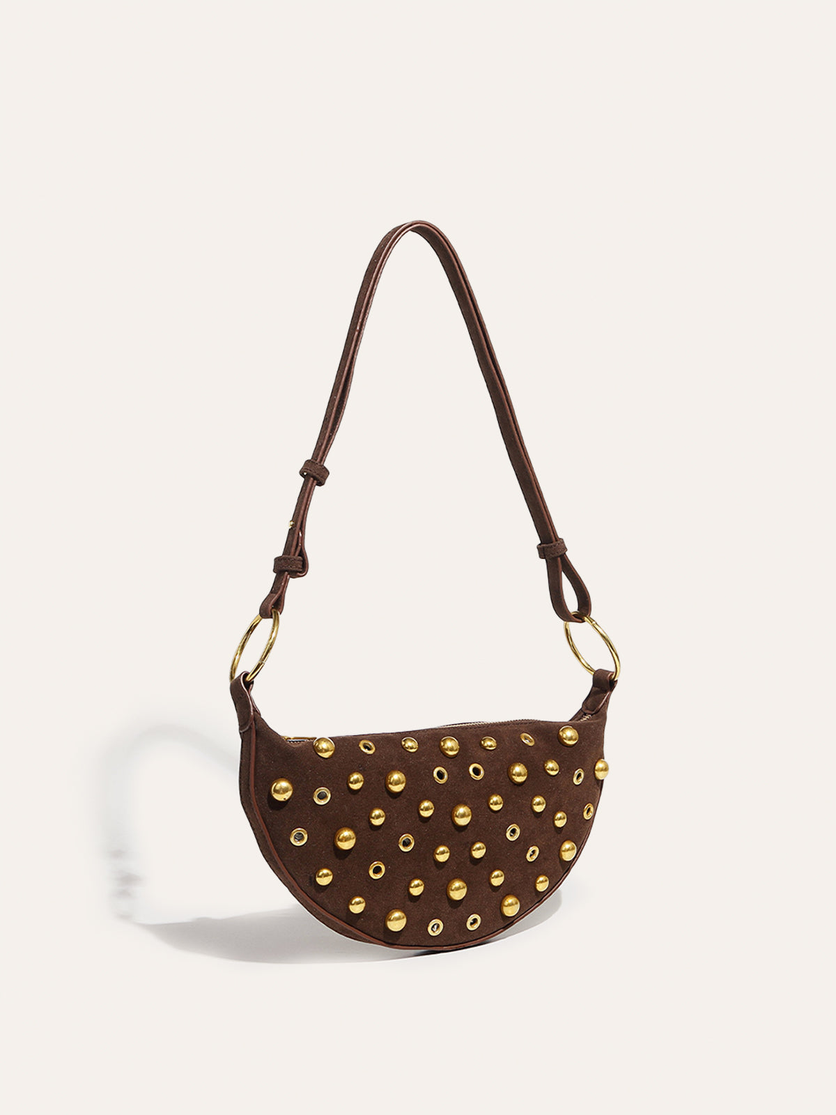 Sac à bandoulière demi-lune clouté effet daim