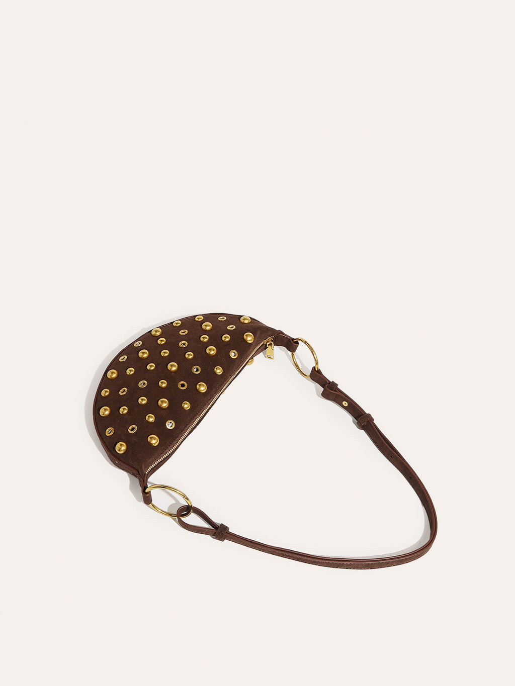 Schultertasche aus Wildlederimitat mit Nieten und Halbmondform
