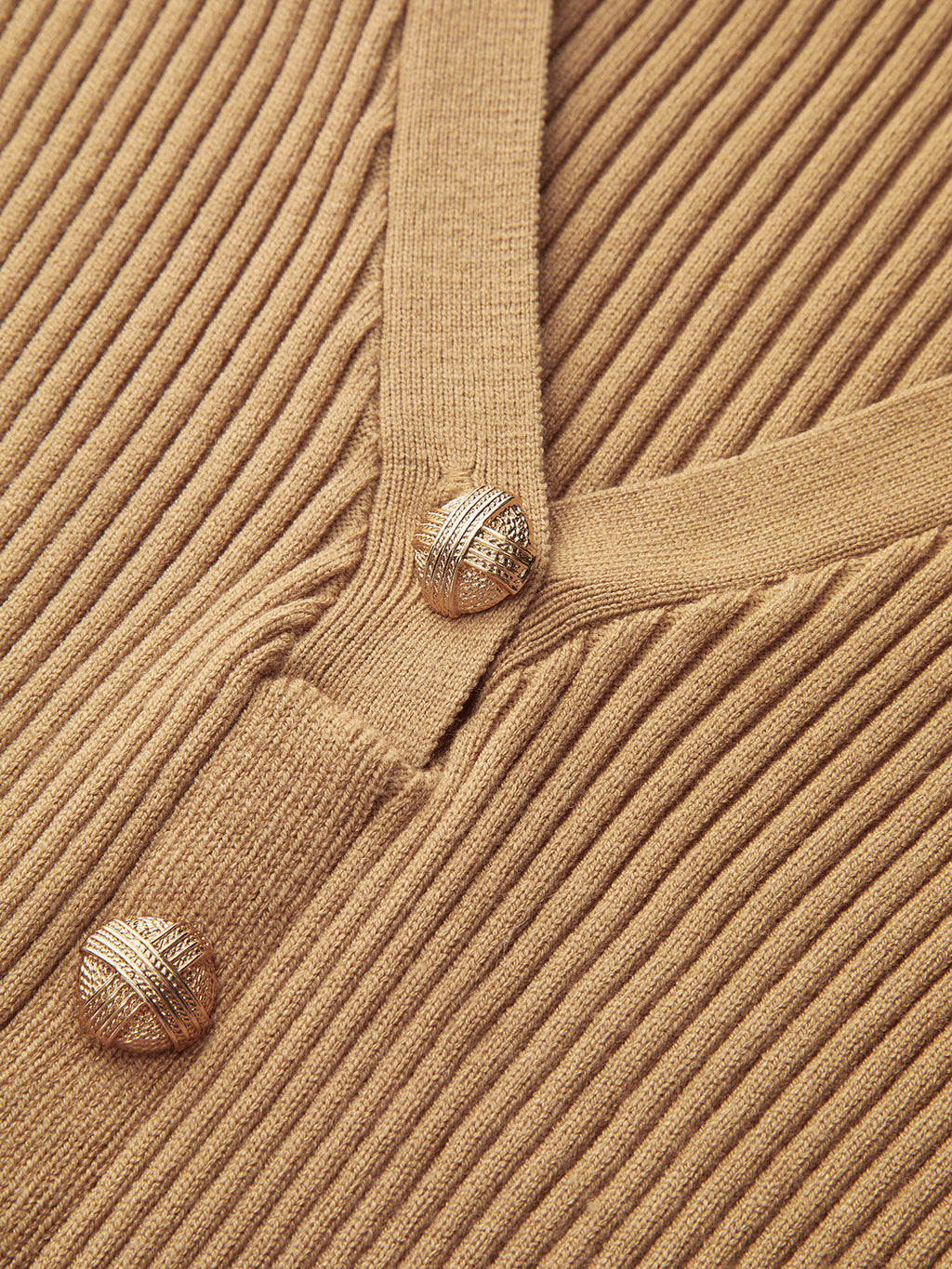 Strickkleid mit Knöpfen und passendem Gürtel