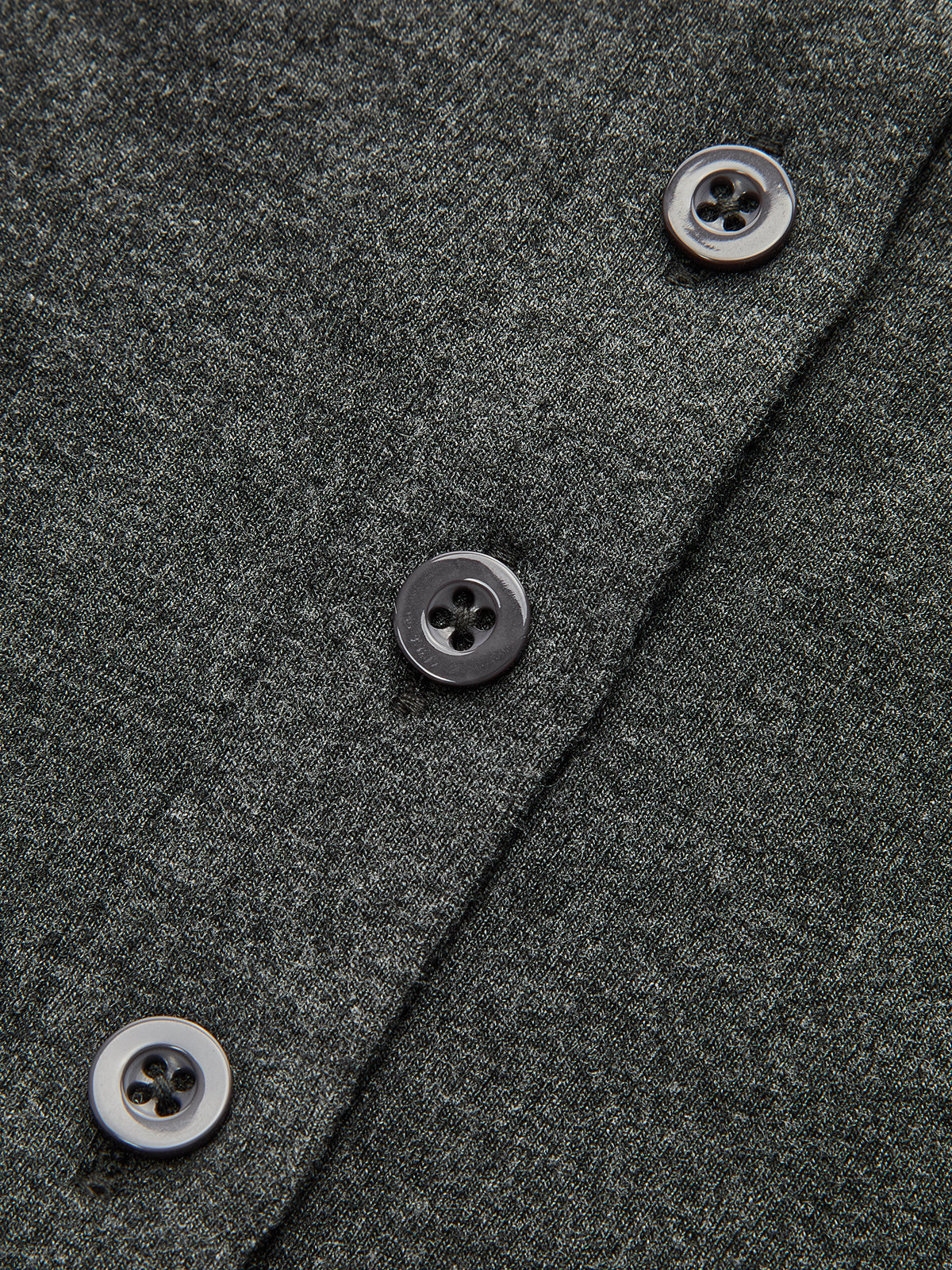 T-shirt à col montant et manches courtes boutonné 