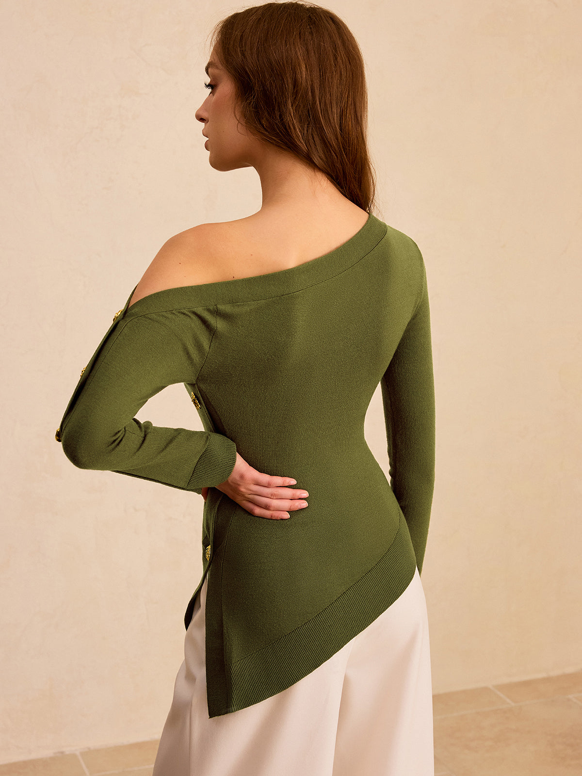 One-Shoulder Metal Detail Asymmetric Knit Top