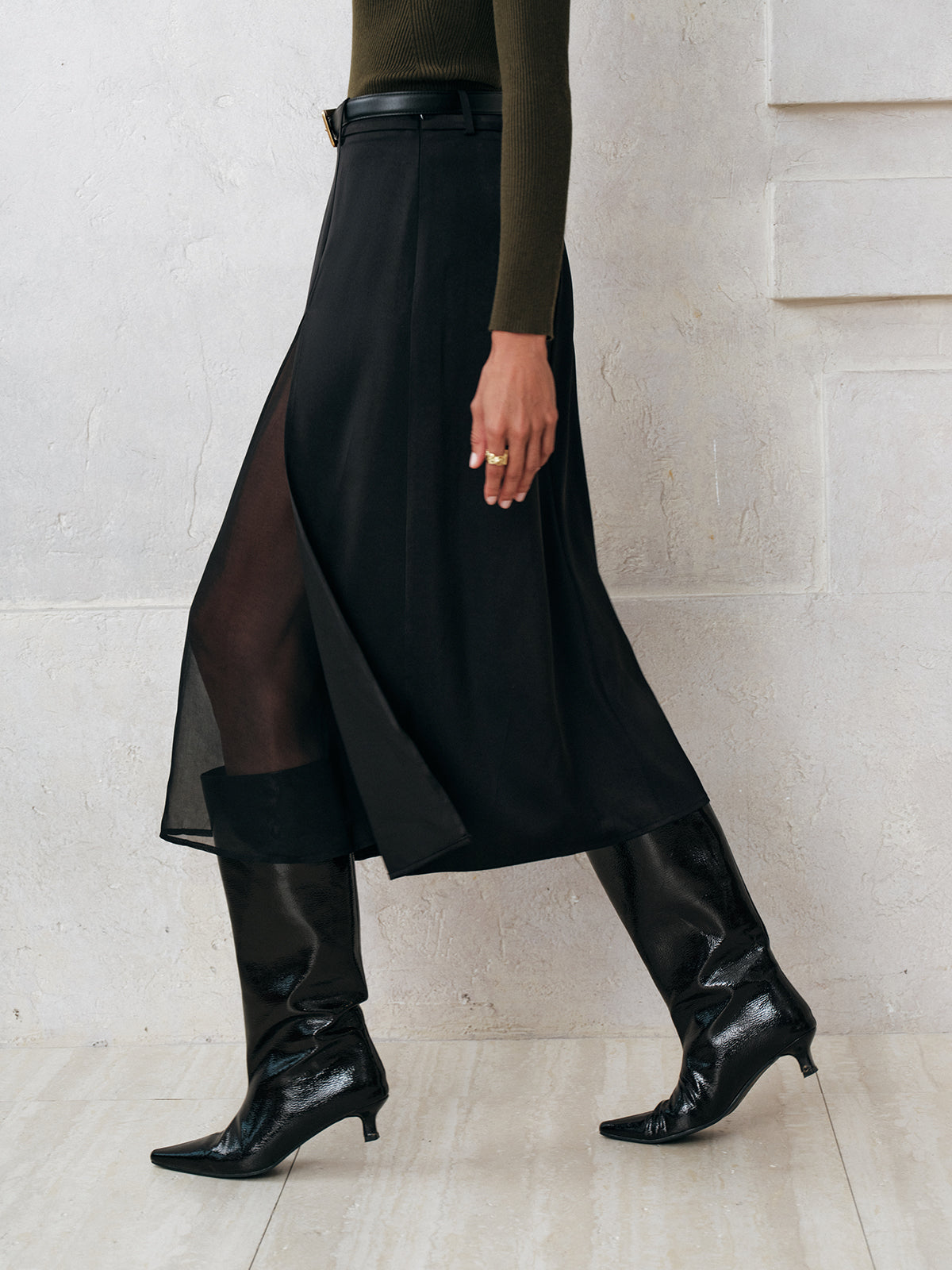 Transparenter Midirock mit Schlitz ohne Gürtel 