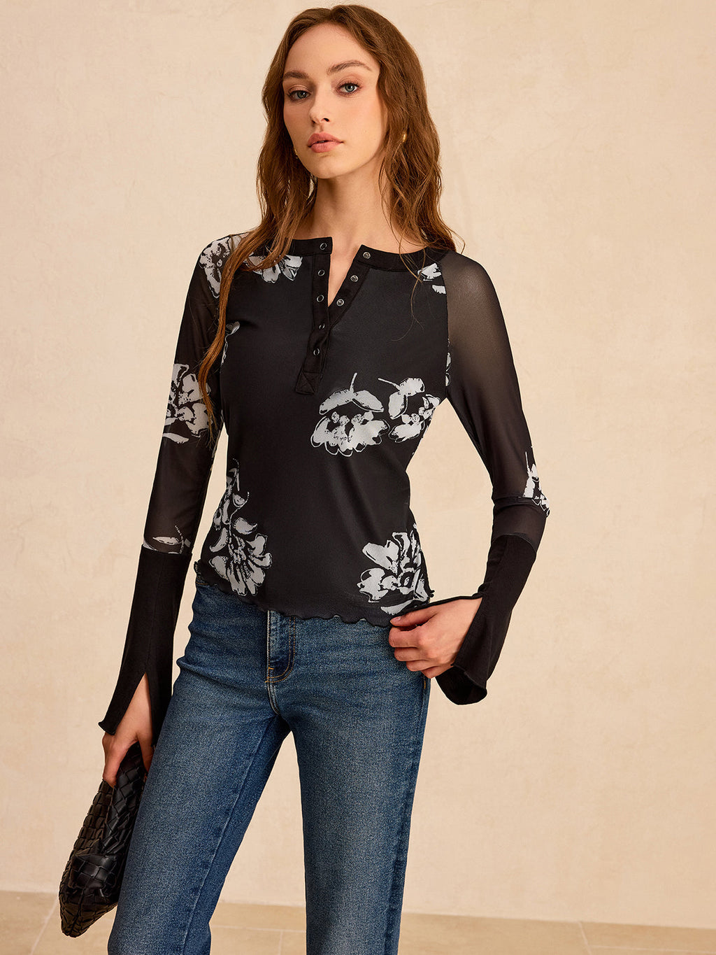 T-Shirt mit Blumenmuster und Mesh-Ärmeln