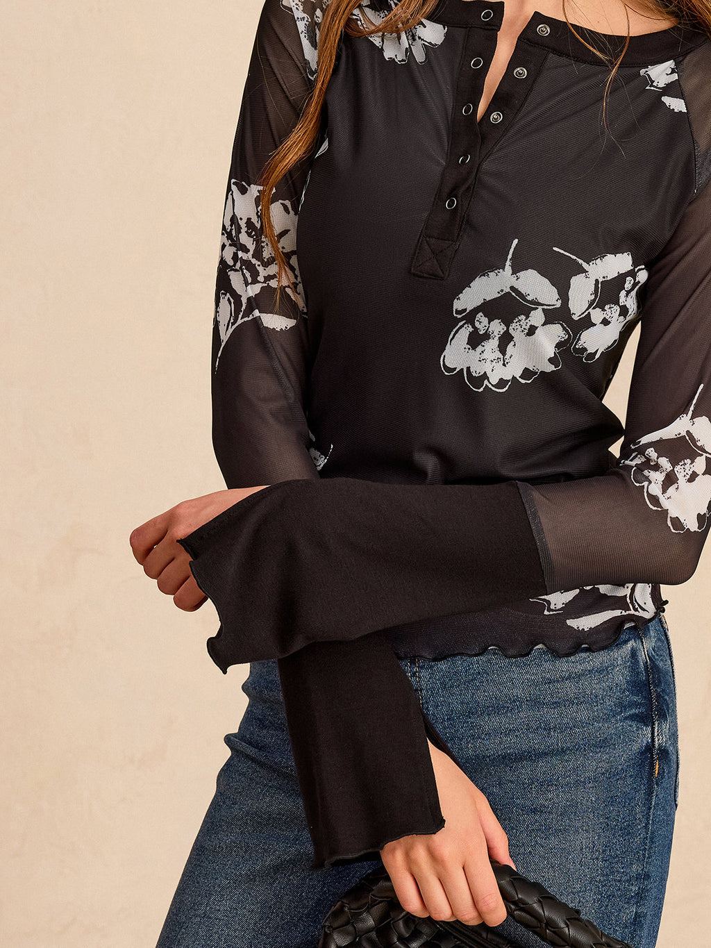 T-Shirt mit Blumenmuster und Mesh-Ärmeln