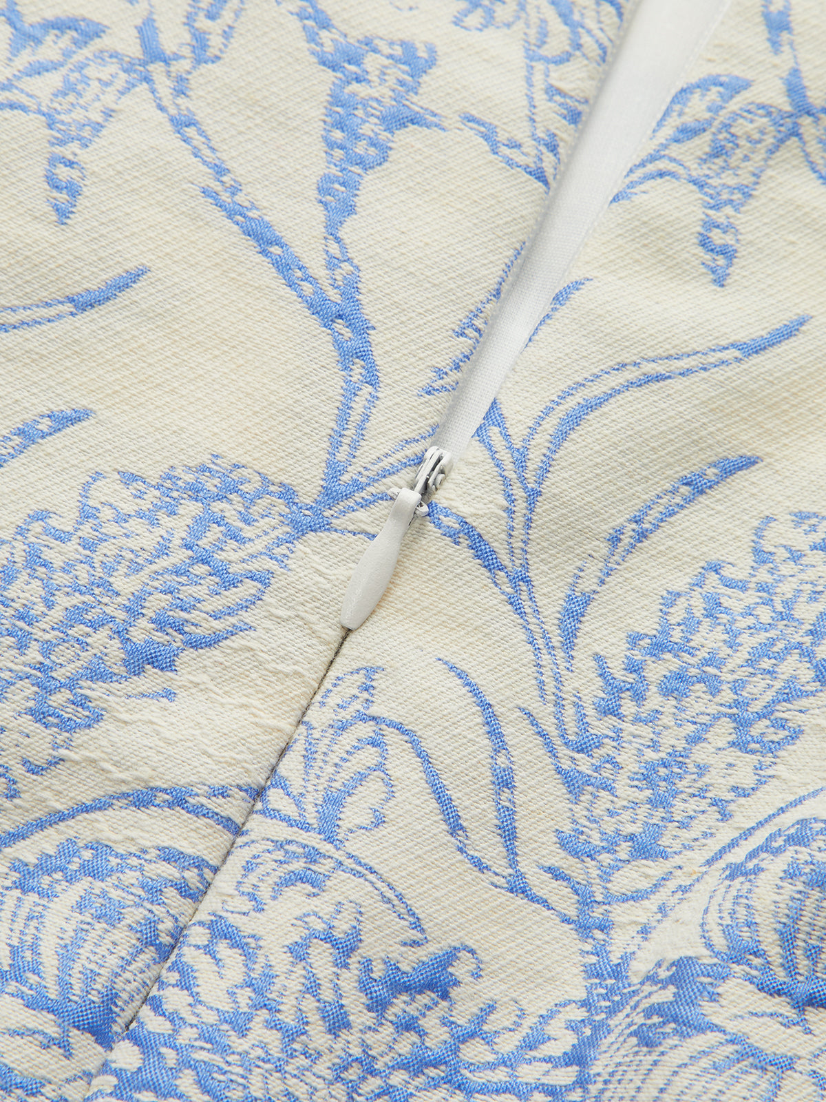 Robe courte à col chemise et imprimé floral jacquard 