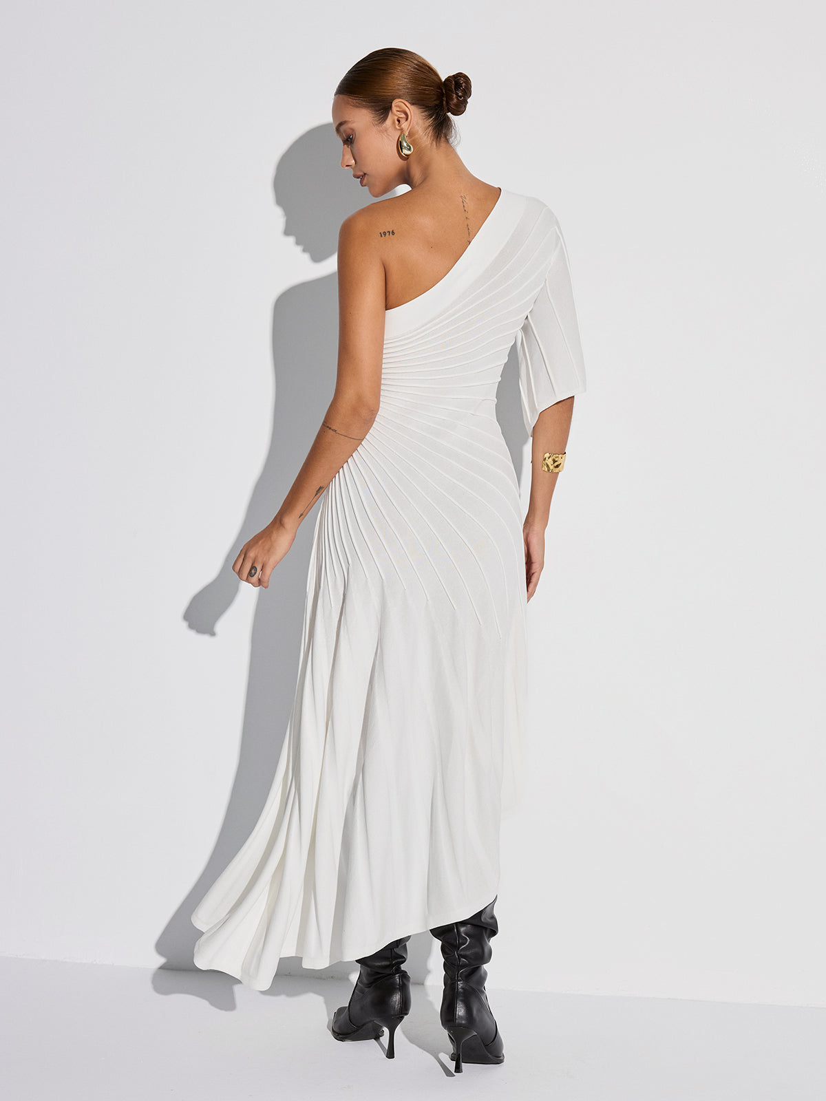 Asymmetric One-Shoulder Textured Sweater Dress