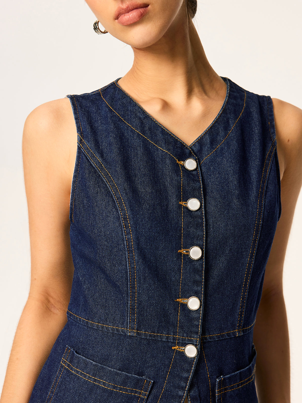 Gilet sans manches en jean slim boutonné