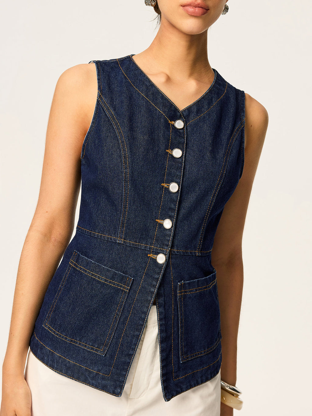 Gilet sans manches en jean slim boutonné