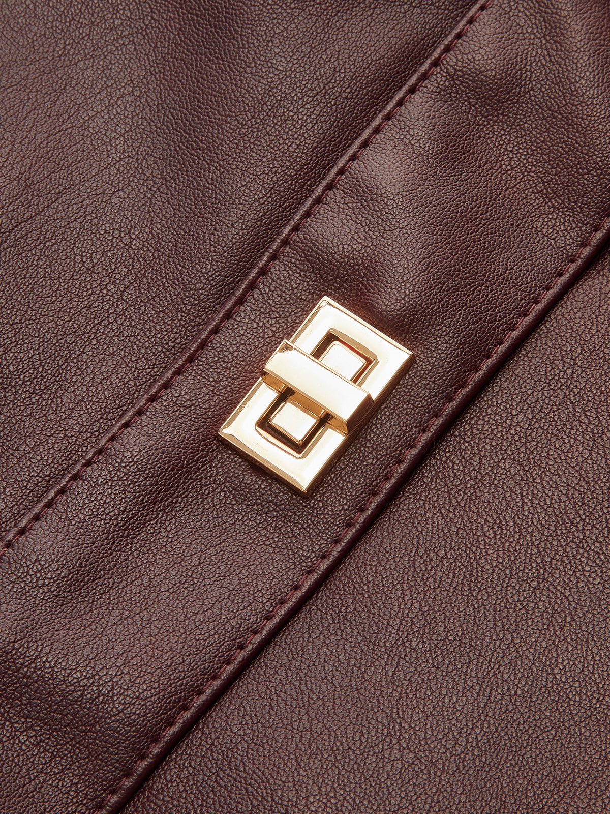 Minirock aus PU-Leder mit Metalldetails 