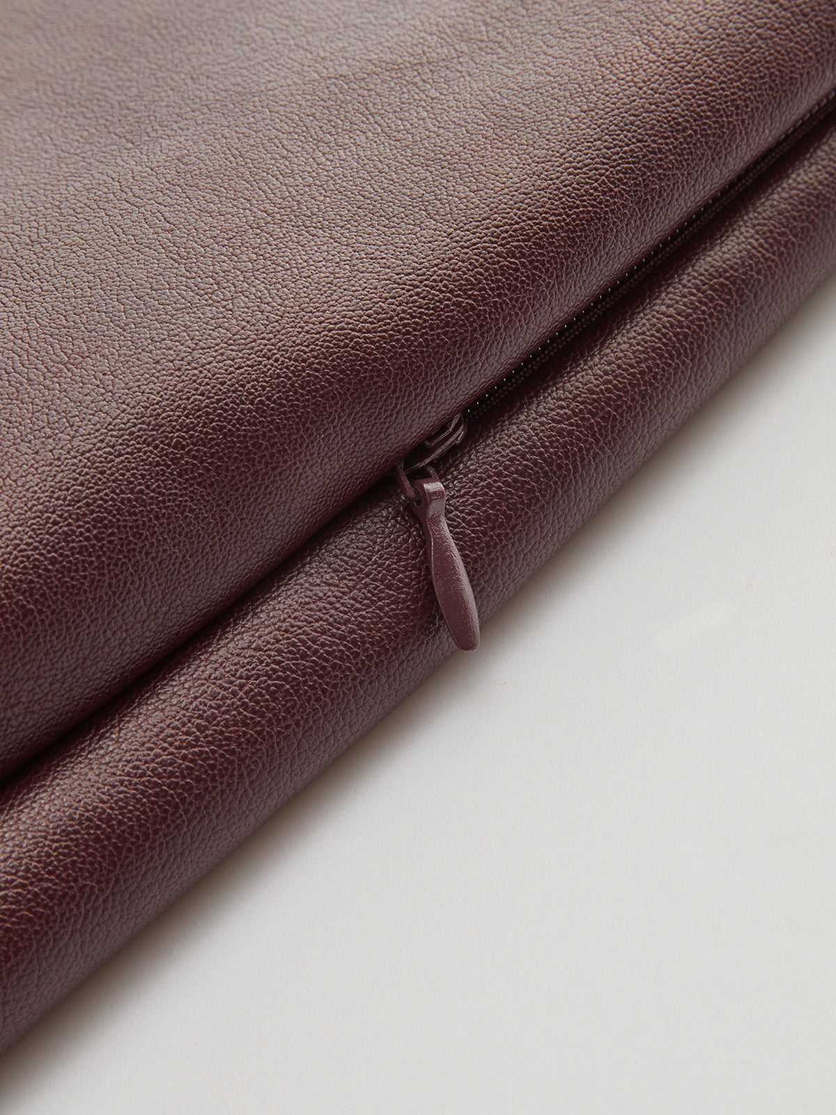 Minirock aus PU-Leder mit Metalldetails 