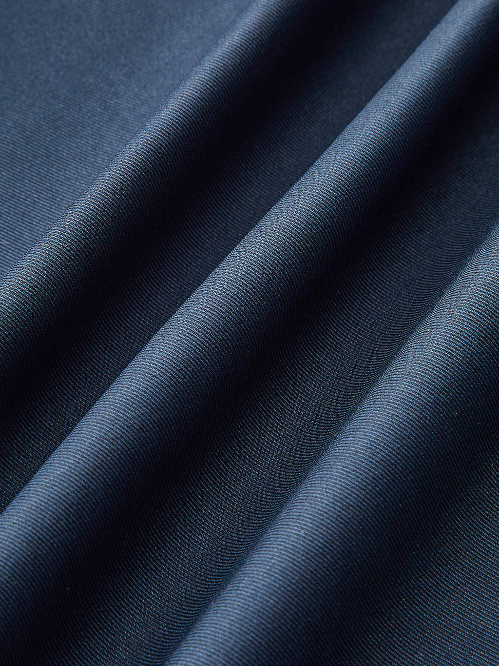 Zweireihiger Trenchcoat mit Gürtel
