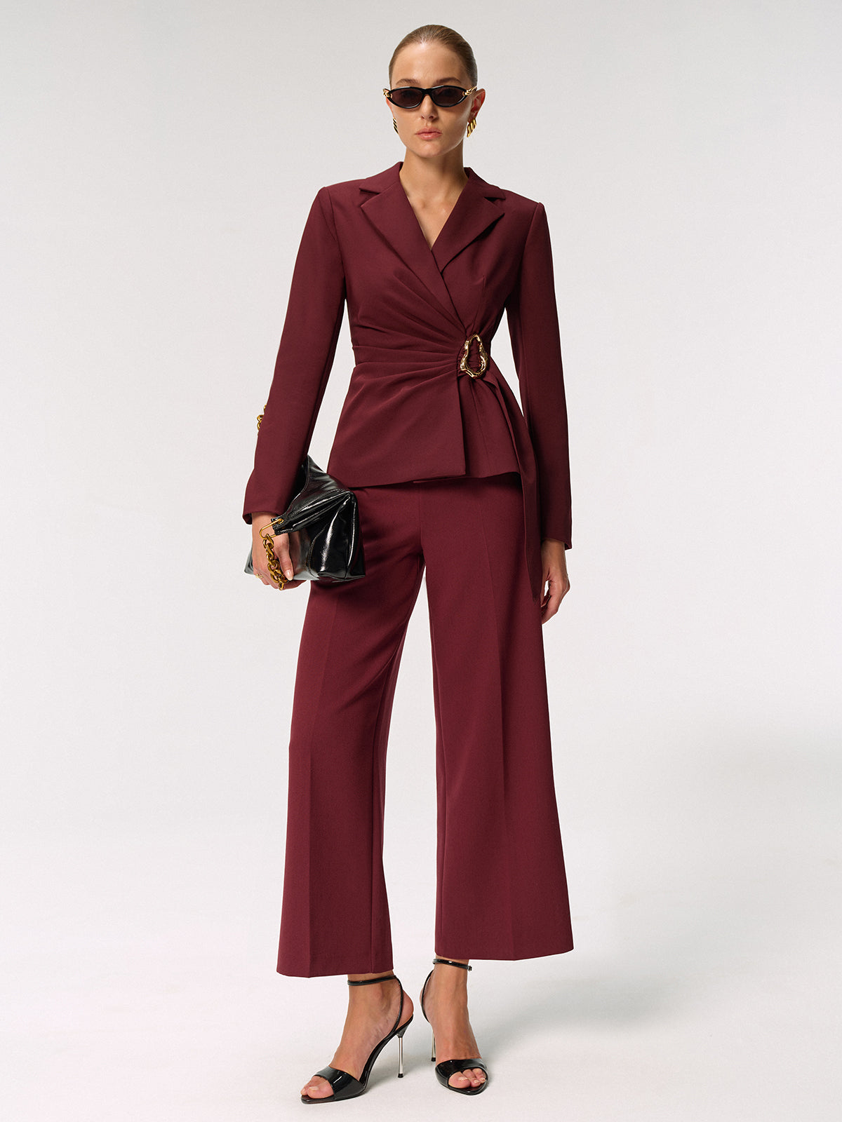 Asymmetrischer Blazer mit Metallschnalle