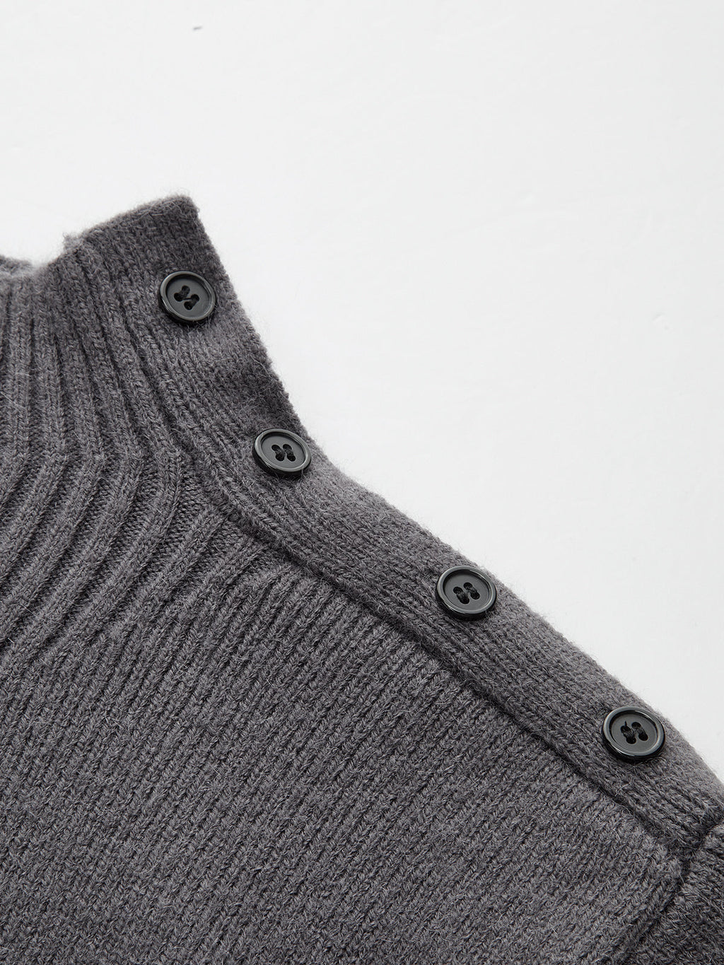 Pullover mit Keulenärmeln und Knopfdetail