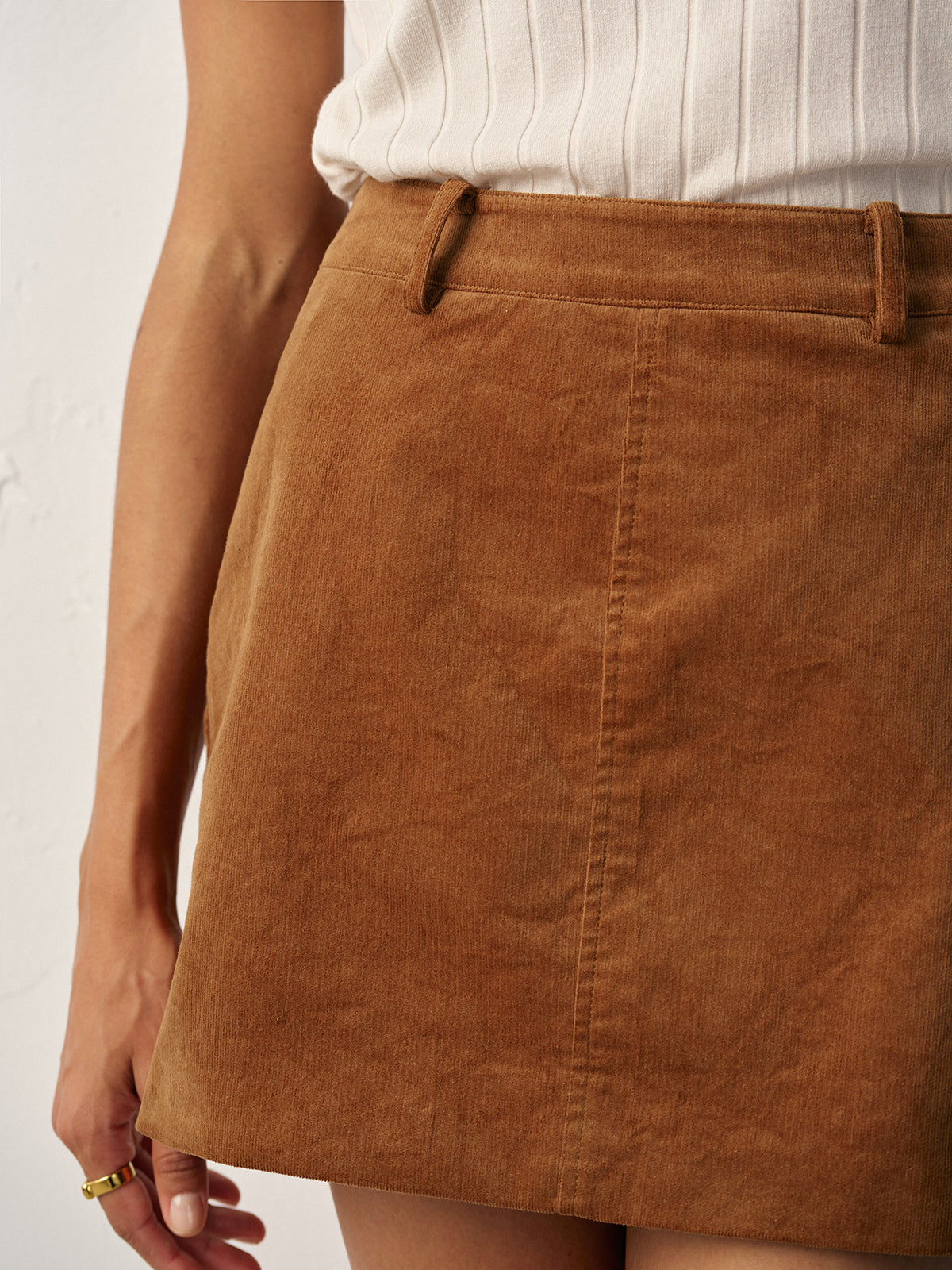 Cord-Minirock mit mittelhohem Bund 