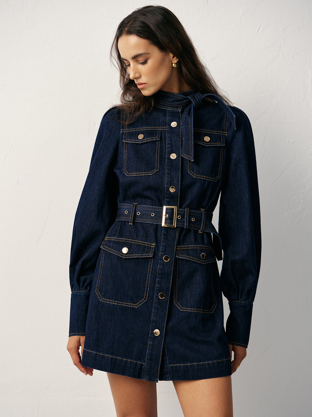 Jeanskleid mit Gürtel und Knopfleiste