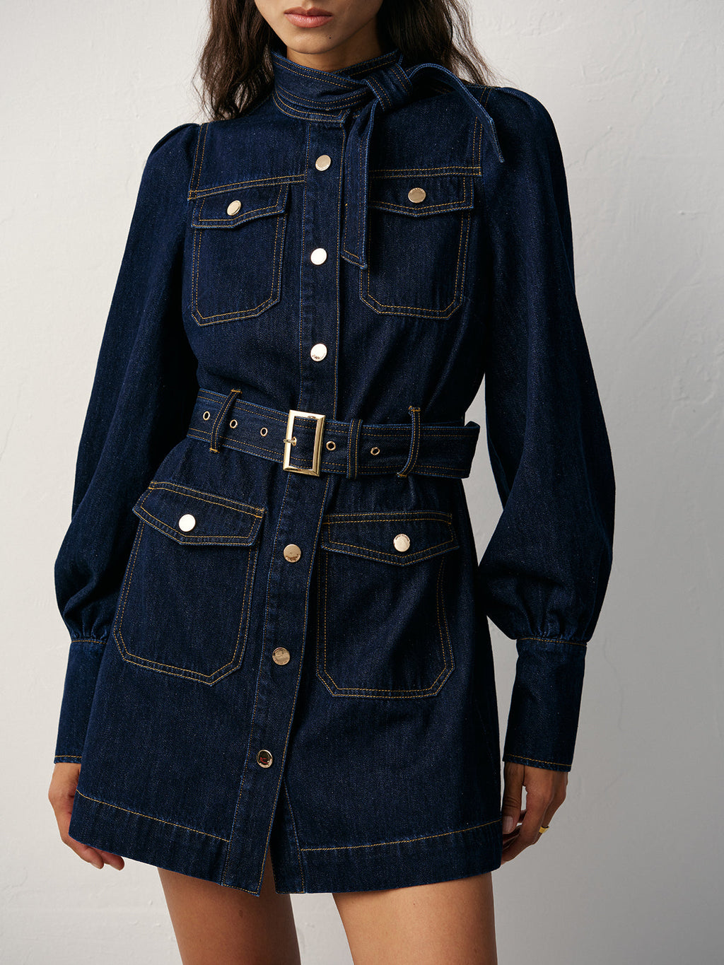 Jeanskleid mit Gürtel und Knopfleiste