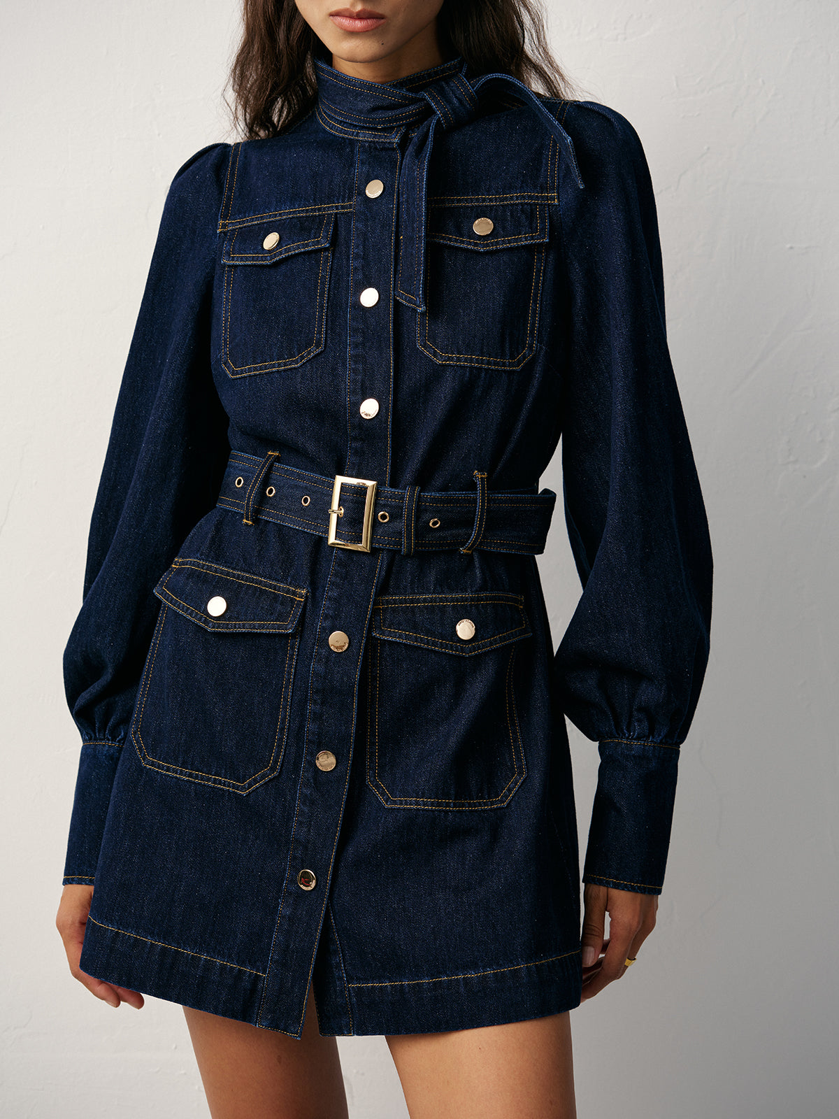 Jeanskleid mit Gürtel und Knopfleiste