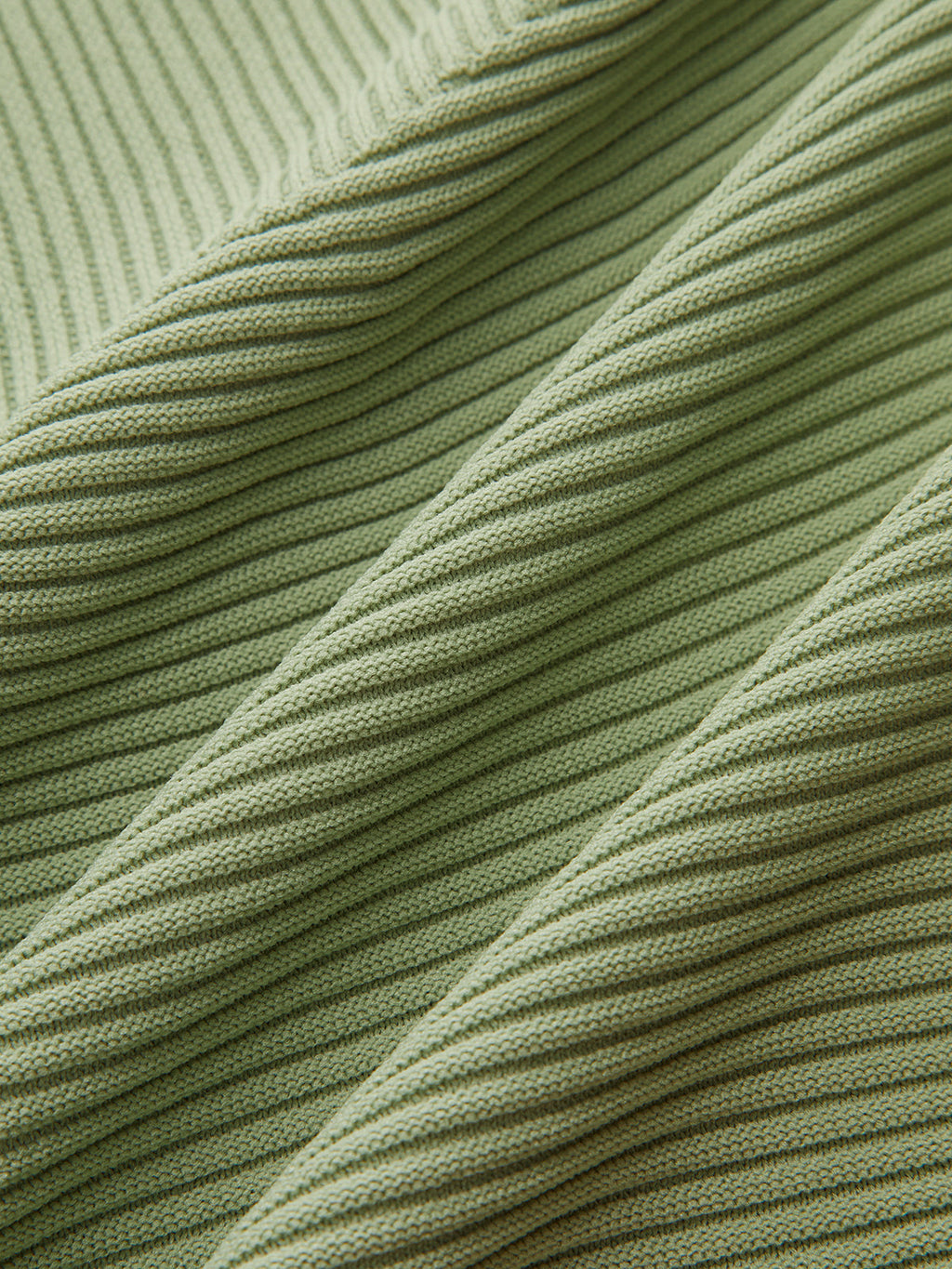 Strukturierter asymmetrischer Strickrock in Midilänge
