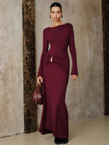 Robe longue froncée à manches longues et boucle en métal
