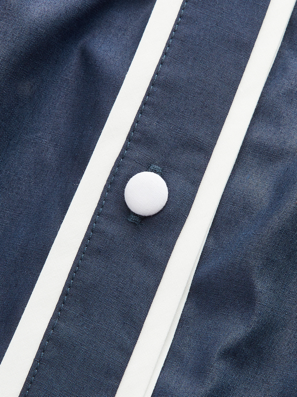 Hemdkleid mit Falten und Gürtel mit Kontrastbesatz