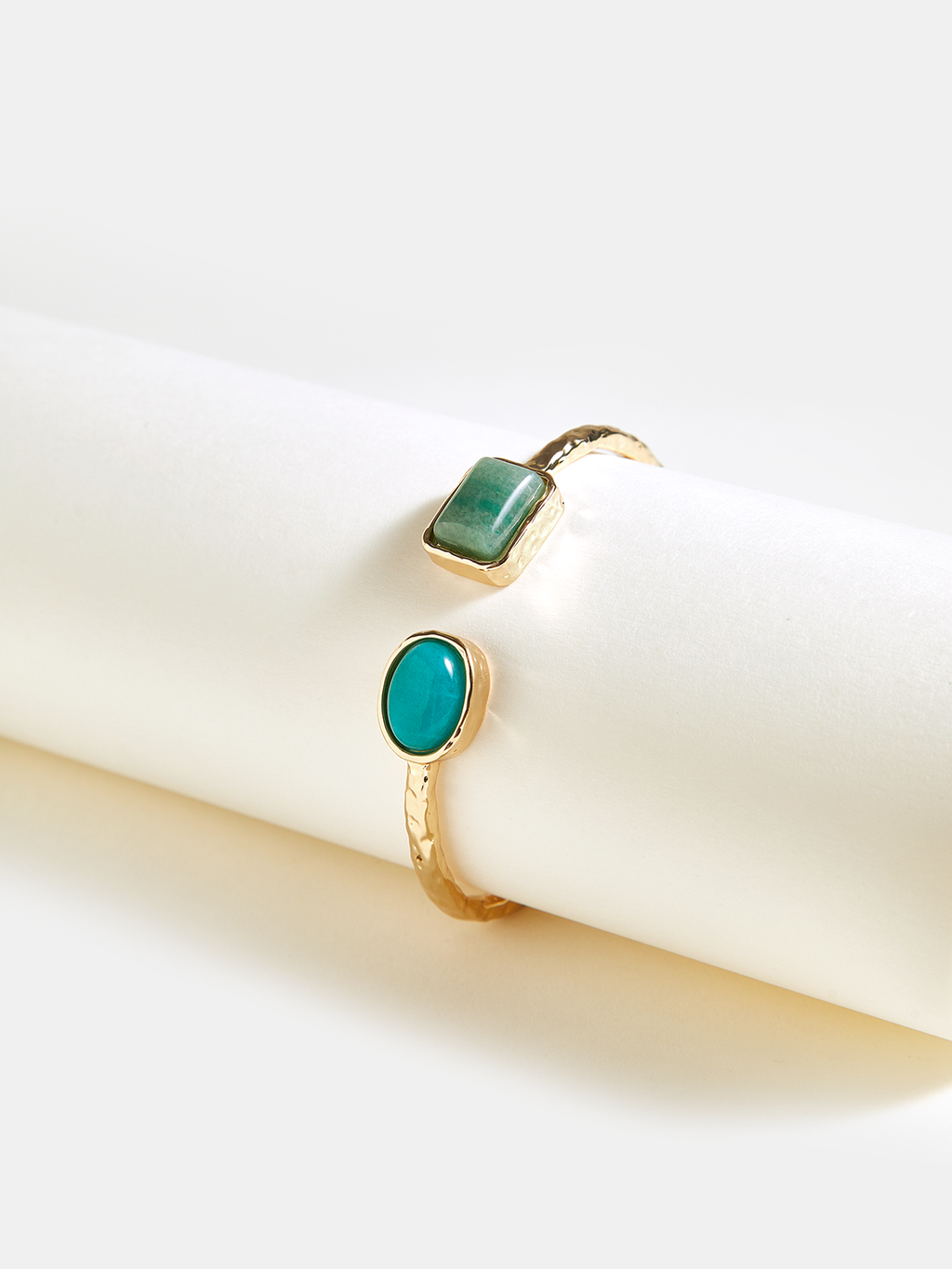 Bracelet en turquoise martelée