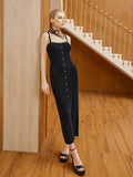 Robe longue en tricot à fines bretelles boutonnée sur le devant