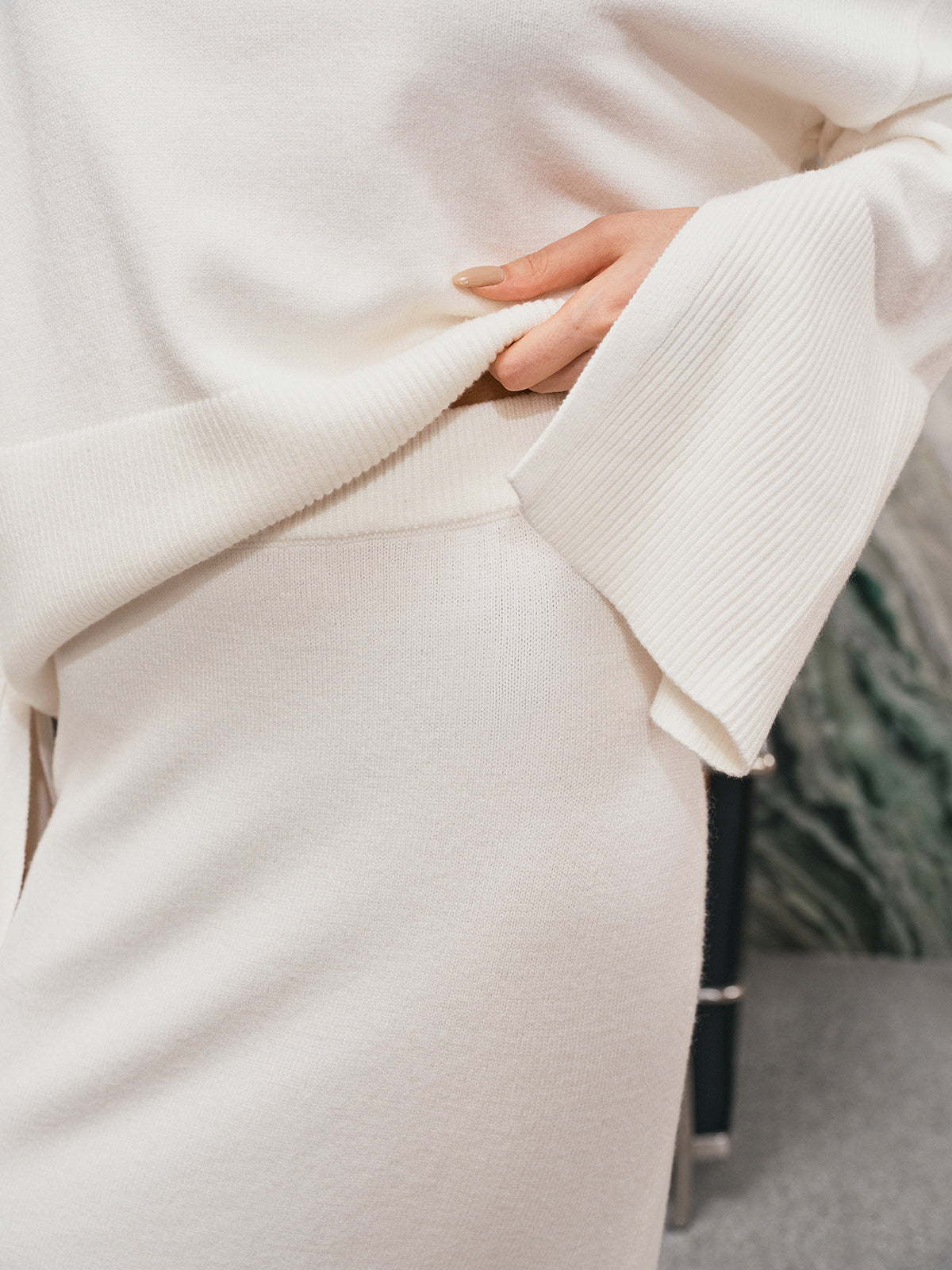 Set aus Oversize-Rollkragenpullover und Maxirock