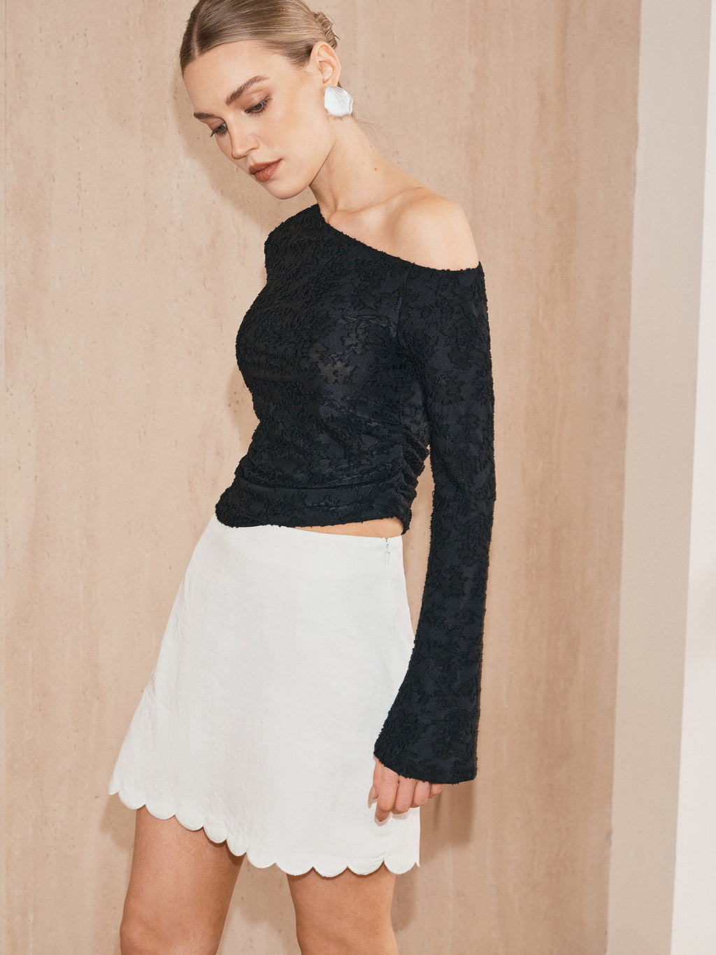 Haut texturé en jacquard semi-transparent à une épaule