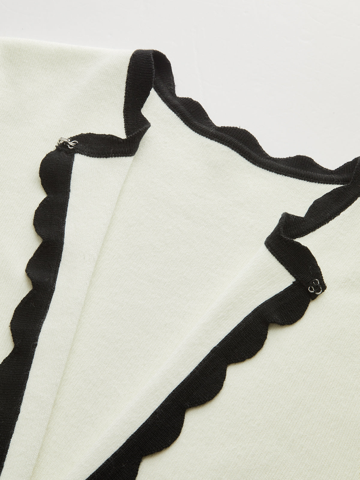 Contrast Scallop Trim Knit Cardigan